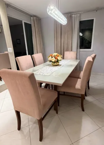 VENDO MESA DE JANTAR COM 6 CADEIRAS - JACAÚNA