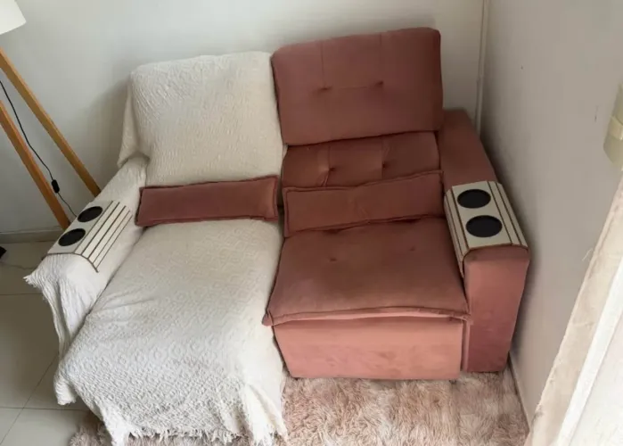 Sofá retrátil e reclinável 2 lugares - suede rosé