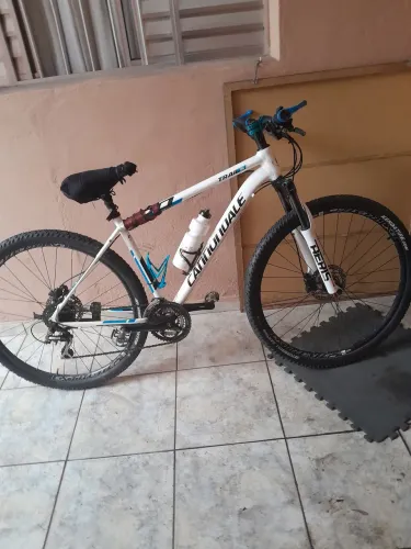Bicicleta cannondale aro 29 quadro 49