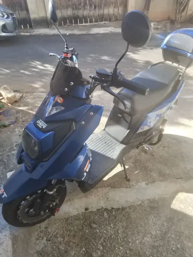 Vendo moto chefe semi nova