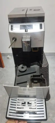 Máquina de café expresso Saeco lirika