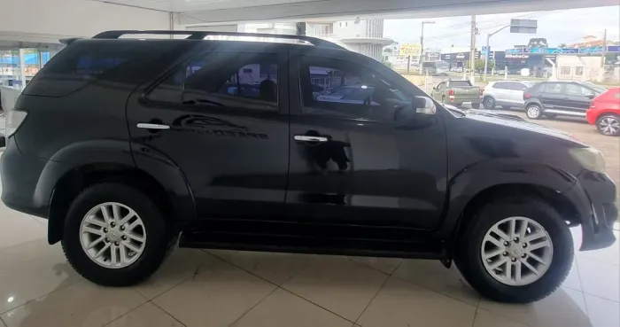 Toyota Hilux SW4 SRV D4-d 4X4 3.0 TDI Dies. AUT 2012
