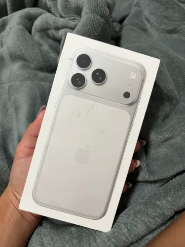 iPhone 17 pro Max 256gb Silver Lacrado 
