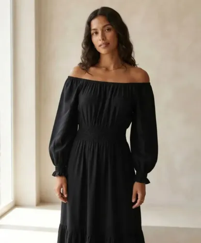 Vestido Longo Preto Em Viscose. Tamanho 42 (Usado)