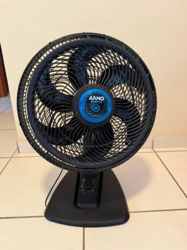 Ventilador de Mesa Desmontável Ultra Silence Force Repelente VD55 Preto 40cm 220v Arno