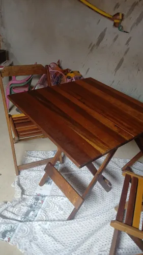 Vendo 5 jogos de mesa com 4 cadeiras cada