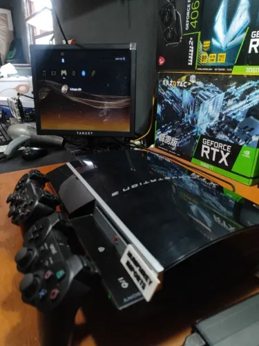 VIDEO GAME PLAYSTATION 3 PS3 FAT COM 2 CONTROLES - GARANTIA 3 MESES