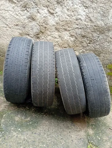 Pneus usados van 225/75/16