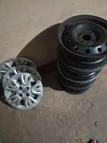 Jogo de rodas originais Fiat aro 14 com pneus