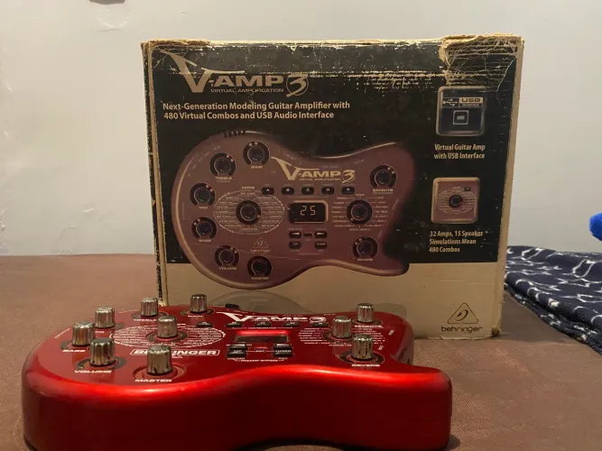 Pedaleira/pedal Behringer V-amp 3 (com caixa e fonte original)