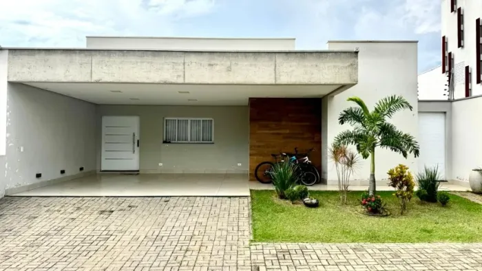 Casa de Alto Padrão em Condomínio - Direto com Proprietário (Res. Jardim das Flores)