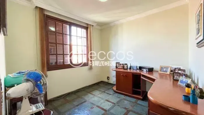 Casa à venda, 5 quartos, 2 suítes, 4 vagas, Luxemburgo - Belo Horizonte/MG