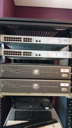 Core & Data Center Rack de Telecomunicações 