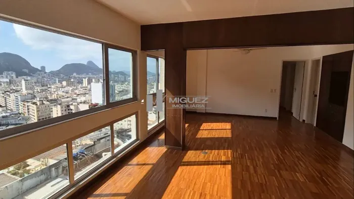 Apartamento à venda, Copacabana, Rua Percy Murray - 2 quartos, sendo 1 suíte, 1 banheiro s