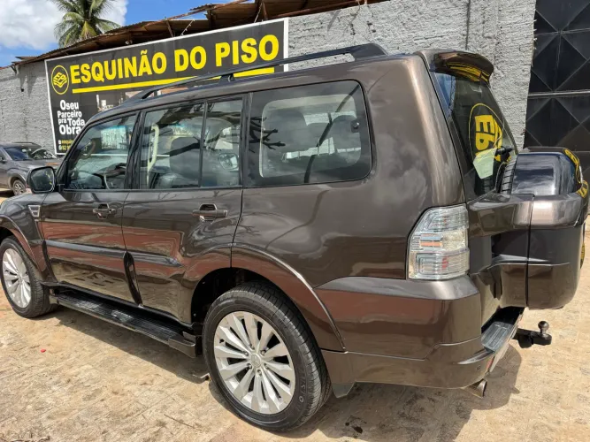 Mitsubishi Pajero HPE Full 3.2 4X4 T.i.dies. 5P AUT 2019