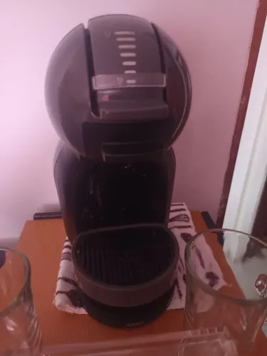 Cafeteira Dolce Gusto Arno - Preta