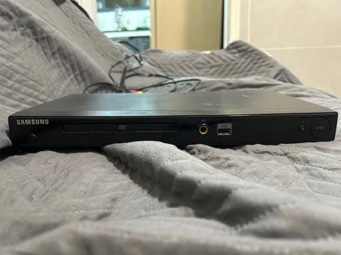 Vendo Aparelho de DVD P191K