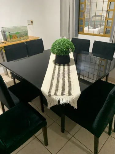 Mesa com 8 cadeiras