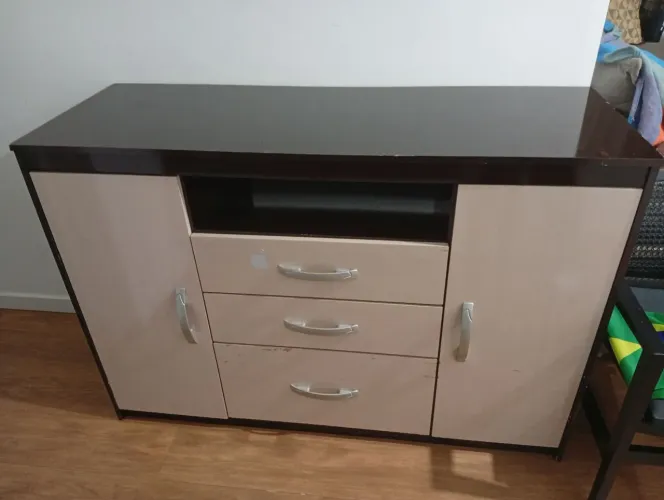 Balcão Multiuso / Buffet com 2 portas e 3 gavetas - Bom estado