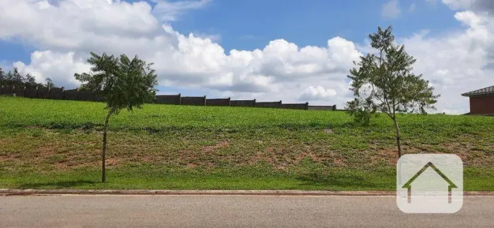Terreno em condomínio de Alto Padrão, com 1298 m2 por R$ 795.000, no Condomínio Fazenda Do
