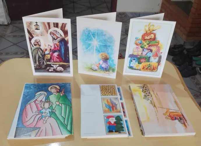 Cartões de Natal e de Mensagem, são mais de 56 unidades, várias gravuras lindas.