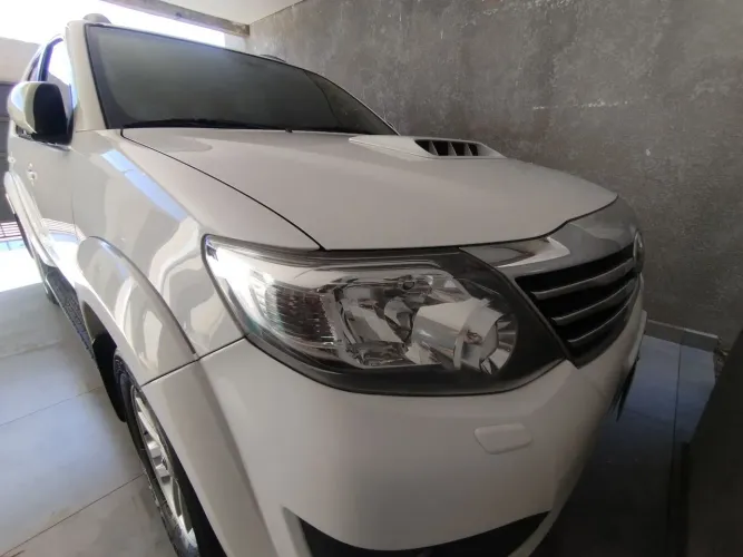Toyota Hilux SW4 SRV D4-d 4X4 3.0 TDI Dies. AUT 2012