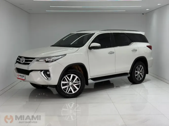 Toyota Hilux SW4 SRX 4X4 2.8 TDI 16V Dies. Aut. 2019
