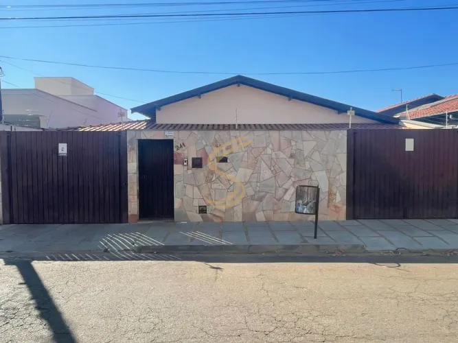 Sua casa no Jardim Santa Tereza com conforto, espaço e localização privilegiada
