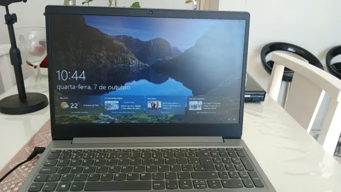 NOTEBOOK LENOVO 8ª geração 750 reais
