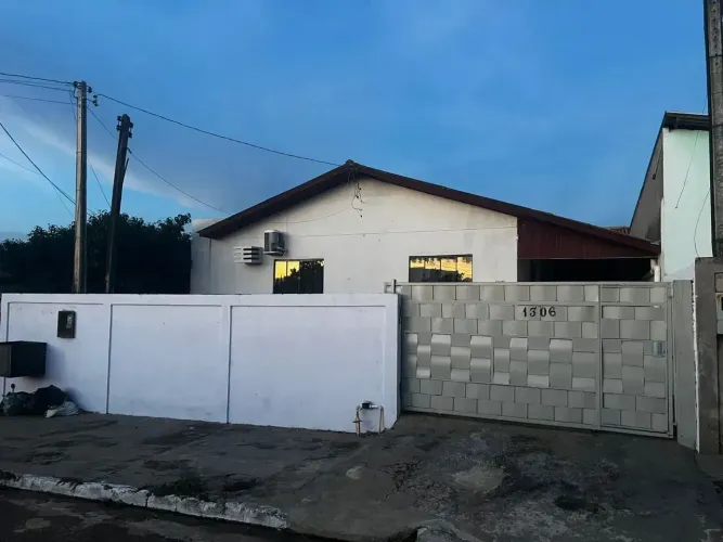 Casa para venda possui 220 metros quadrados com 5 quartos em Bela Vista - Sorriso - Mato G