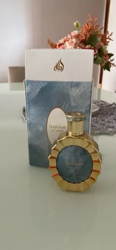 Perfume Victoria Lattafa original novo