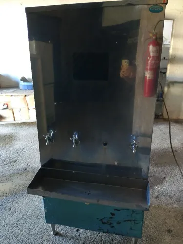 Bebedouro industrial
