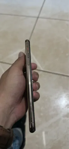 iPhone 11 Pro Max gold 