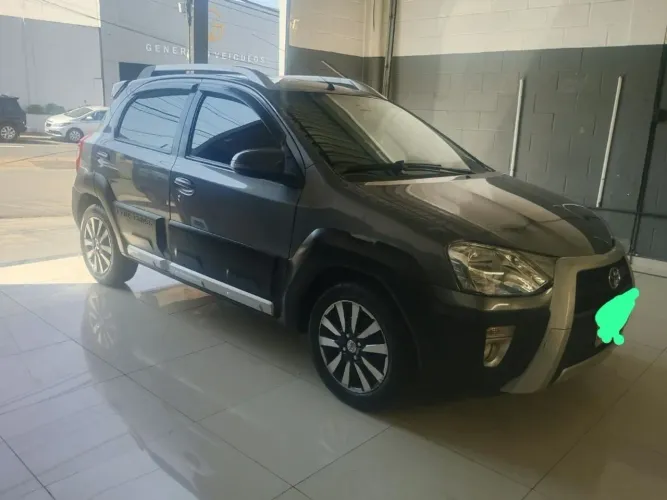 Toyota Etios Cross 1.5 Flex 16V 5P Mec. 2014