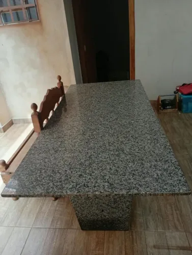 Somente a mesa ,toda em marmore