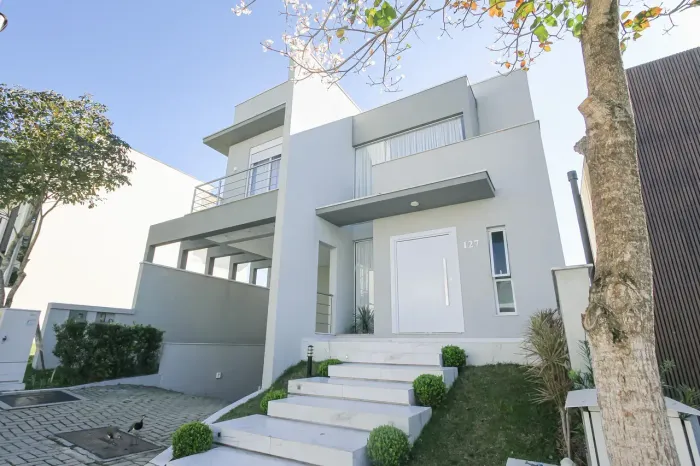Casa em condomínio clube. 277m2 3 quartos 1 suíte Vista para Parque Atuba. 5 vagas