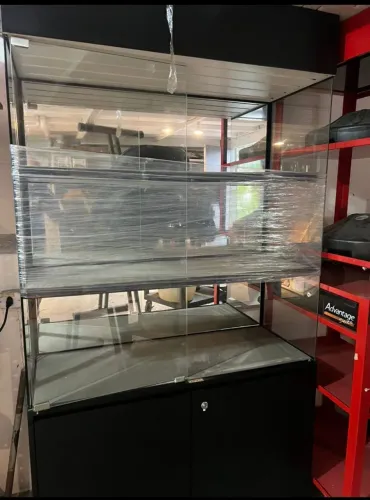Armário vitrine 
