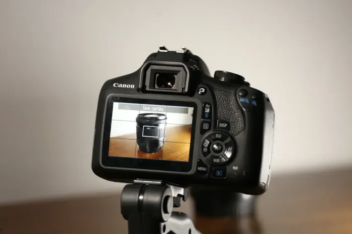 Canon T7+