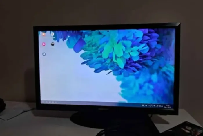 Vendo ou troco tv monitor em um monitor