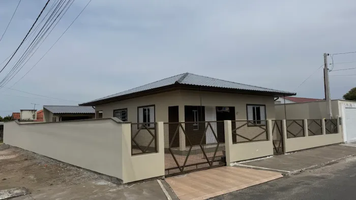 CASA À VENDA EM CAPIVARI DE BAIXO