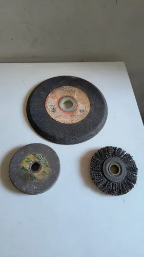 Conjunto Rebolo Chanfrado mais rebolo reto mais escova de aço mais