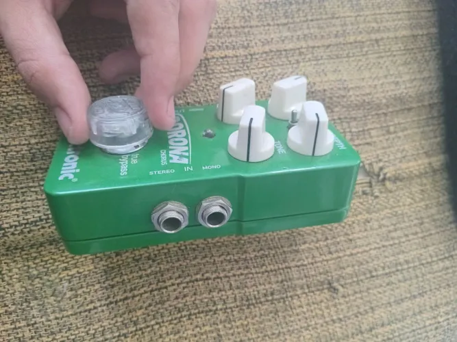 Pedal corona chorus