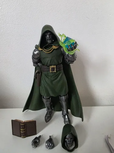 Marvel legends Doutor Destino versão Quadrinhos (wave Superskrull)