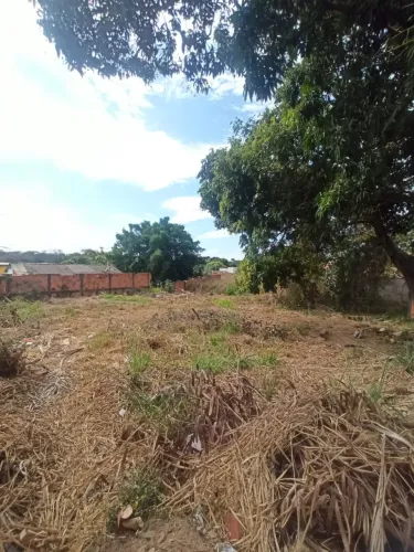 Terreno de esquina próximo ao Santa Rosa | 1.141 m² | Duas frentes, Cuiabá - MT