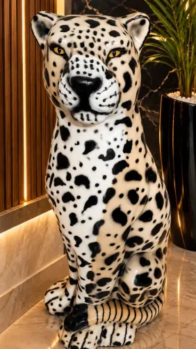 Onça pintada luxuosa 90cm de altura