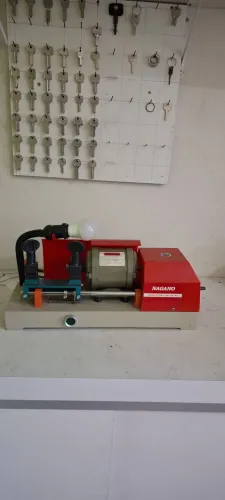 Máquina de fazer chave com 320 chave virgem RS 1.200
