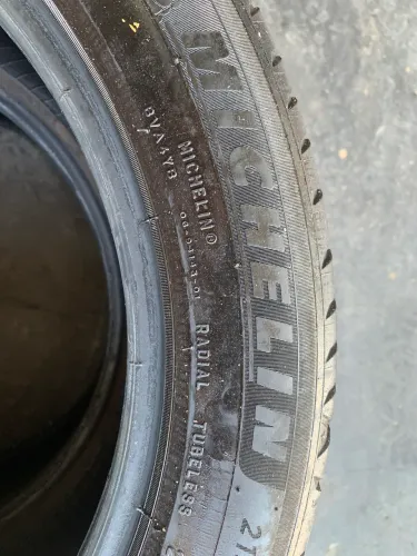 Vendo pneu Michelin 215 50 r17