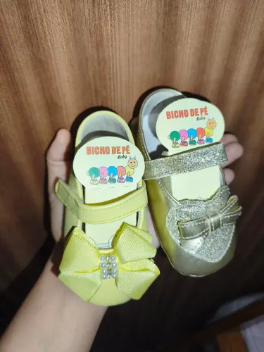 Sapato de bebê novo
