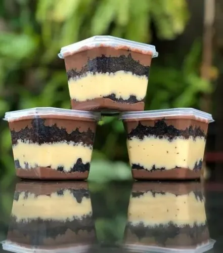 Temos bolos de pote( vários sabores)