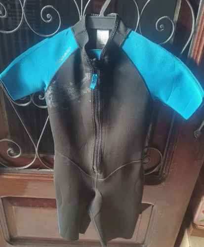roupa de mergulho em neoprene da marca Tribord. Tam 10